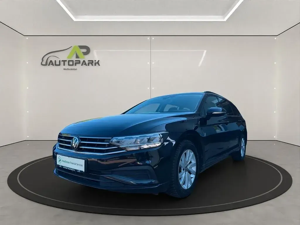 Gebraucht VW Passat 150 PS (110 kW) 2022 Schwarz Kombi