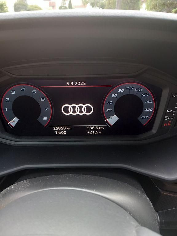 Weiß Gebraucht 2024 Audi A1 Sportback Kleinwagen | 17.390 € (Superpreis) - Bild 1/4