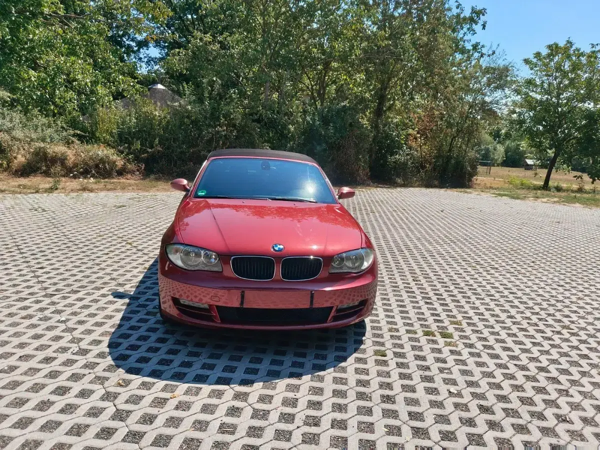 Gebraucht BMW 120 Cabriolet Sport Line 170 PS (125 kW) 2008 Rot Cabrio