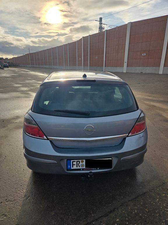 Gebraucht Opel Astra 116 PS (85 kW) 2008 Silber Limousine
