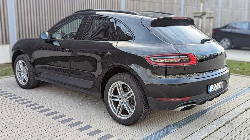 Second-hand Porsche Macan 252 CP (185 kW) 2018 Negru SUV