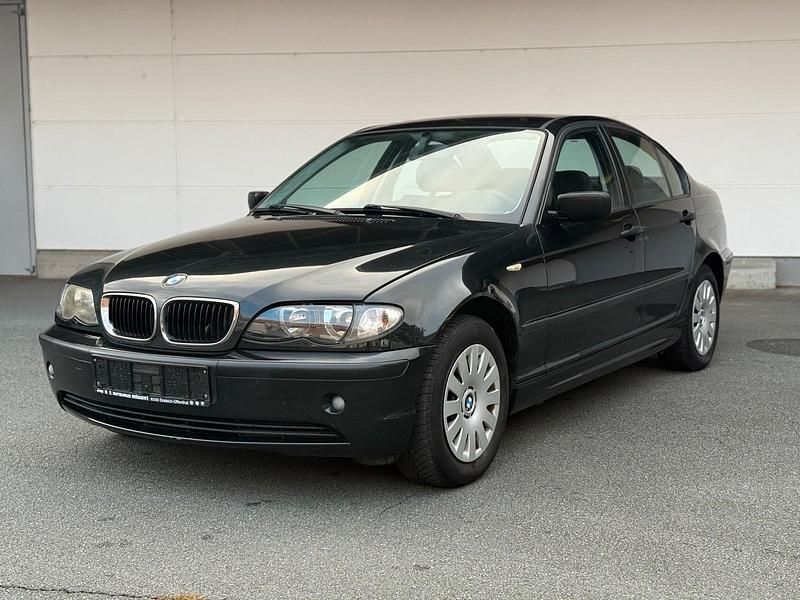 Schwarz Gebraucht 2004 BMW 318 Limousine | 1.450 € (Guter Preis) - Bild 1/4
