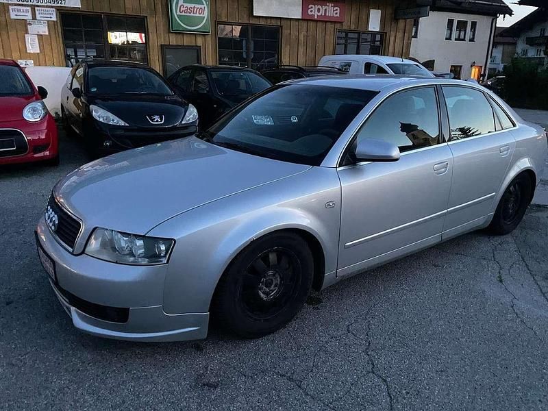 Usata Audi A4 131 CV (96 kW) 2001 Argento Berlina