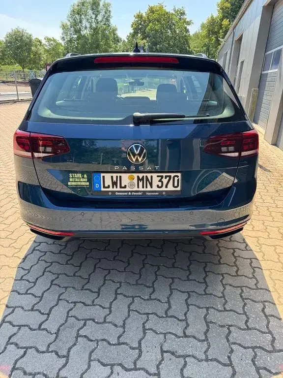 Gebraucht VW Passat Business 150 PS (110 kW) 2021 Blau Kombi