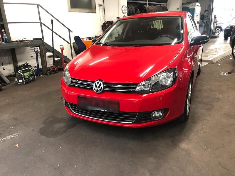 Rot Gebraucht 2012 VW Golf VI Style Limousine | 4.250 € (Fairer Preis) - Bild 1/4