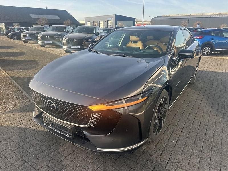 Neu Mazda 6e Takumi-Line 189 kW (258 PS) 2026 Grau Limousine