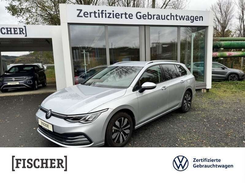 Reflexsilber metallic (metallic) Gebraucht 2023 VW Golf VIII Move Kombi | 20.888 € (Superpreis) - Bild 1/4