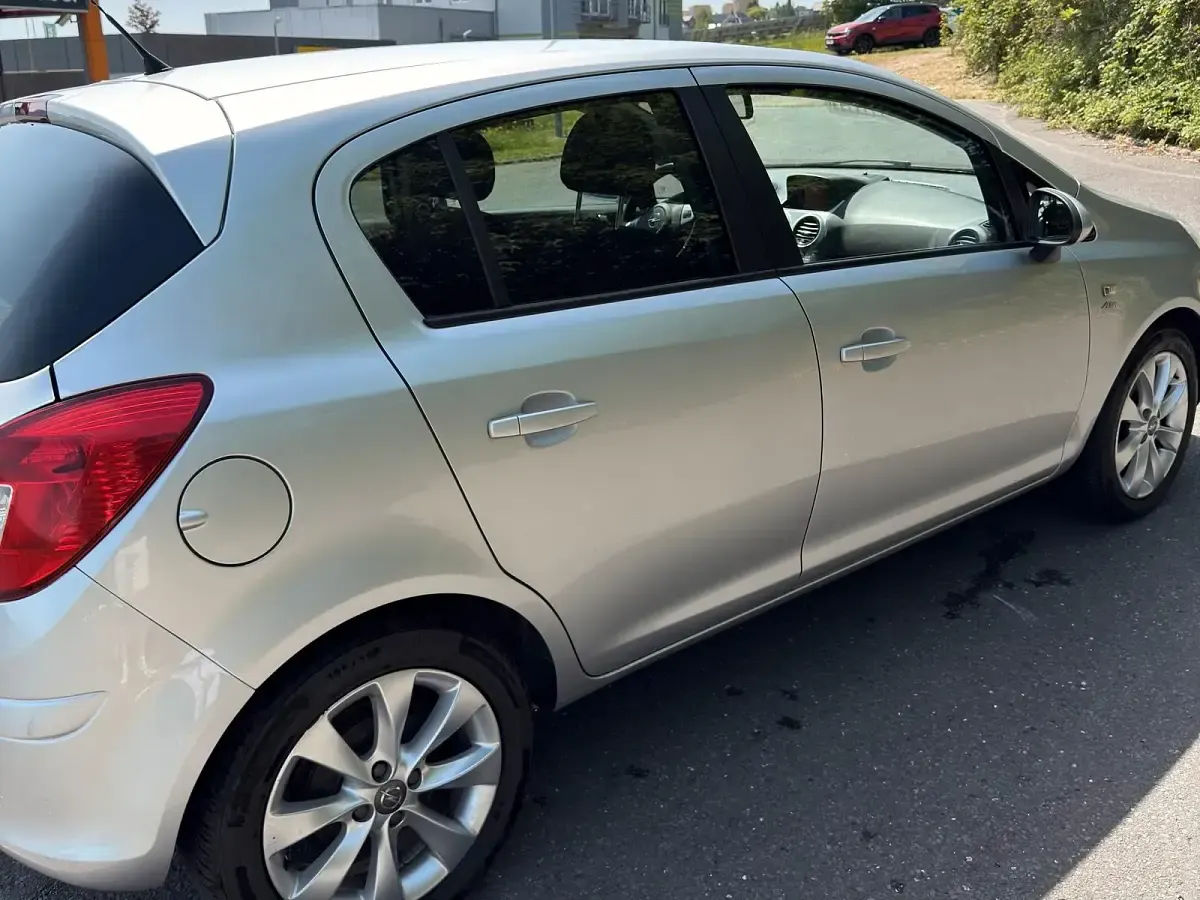 Gebraucht Opel Corsa Active 101 PS (74 kW) 2013 Grau Kleinwagen