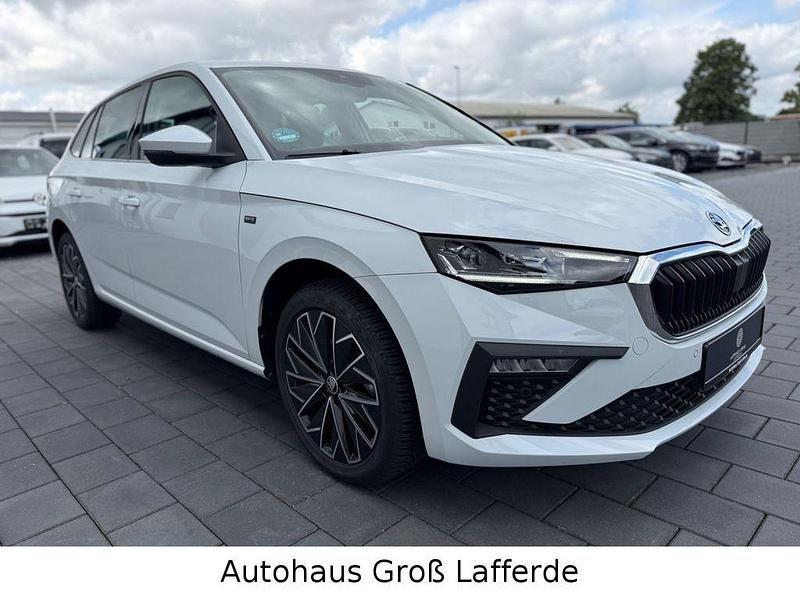 Weiß Gebraucht 2024 Skoda Scala Drive Kleinwagen | 22.690 € (Fairer Preis) - Bild 1/4
