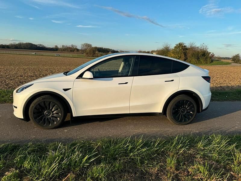 Gebraucht Tesla Model Y 353 kW (480 PS) 2021 Weiß SUV