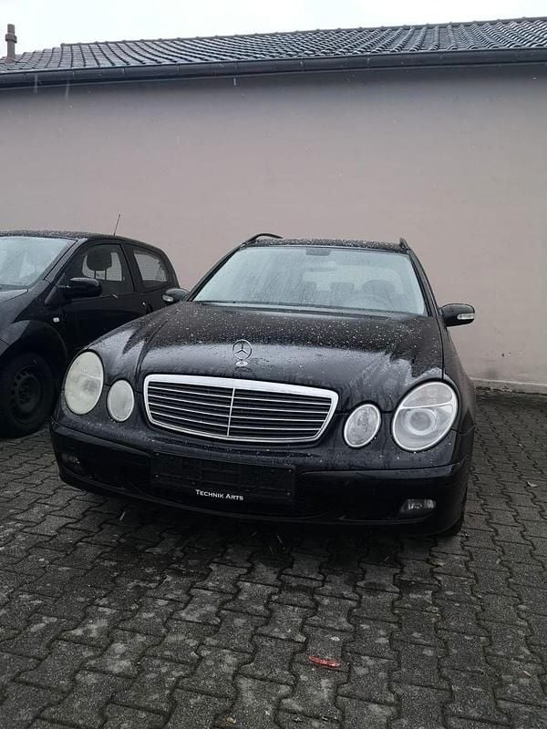 Gebraucht Mercedes E280 Classic 190 PS (139 kW) 2005 Schwarz Kombi