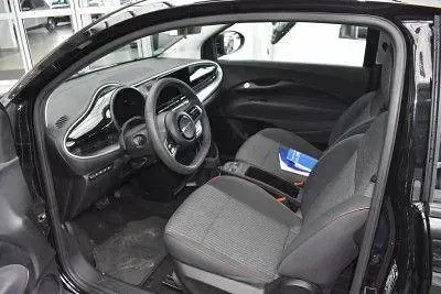 Gebraucht Fiat 500e Icon 86 kW (118 PS) 2022 Schwarz Kleinwagen