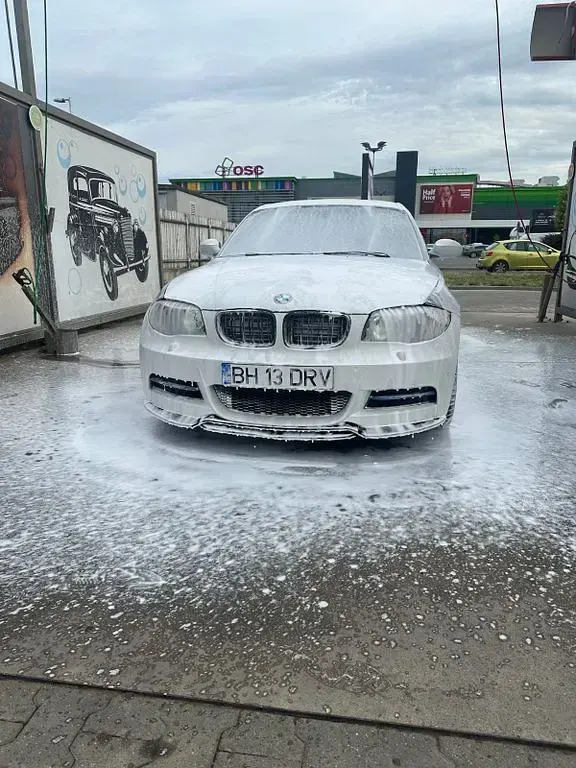 Gebraucht BMW 123 Performance 204 PS (150 kW) 2008 Weiß Kleinwagen
