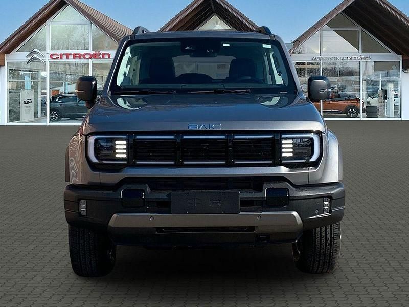 Neu Baic BJ40 234 PS (172 kW) 2026 Grau SUV