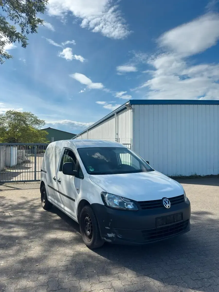 Używany VW Caddy 105 KM (77 kW) 2011 Biały Minivan