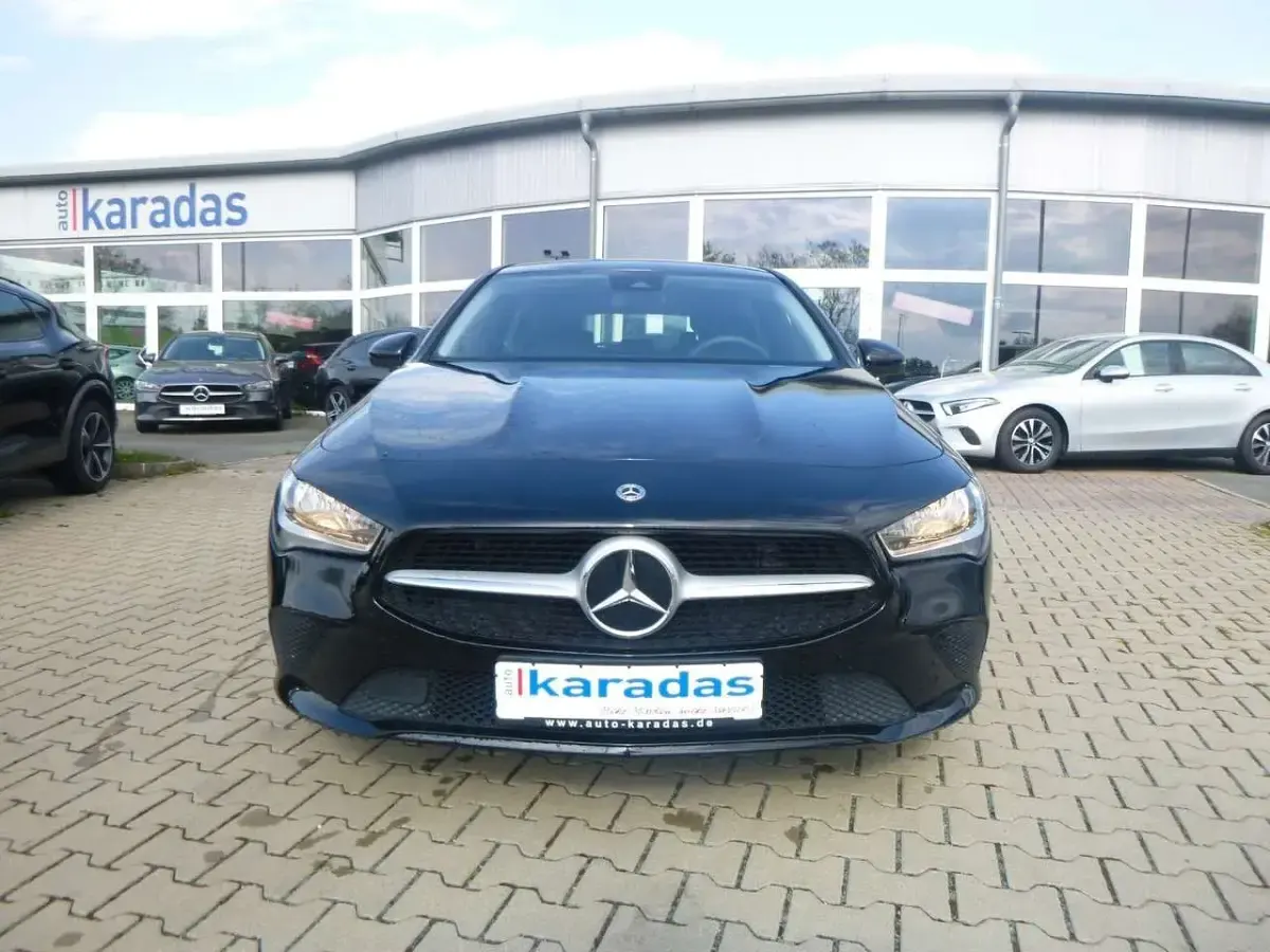Gebraucht Mercedes CLA180 136 PS (100 kW) 2023 Nachtschwarz Coupé