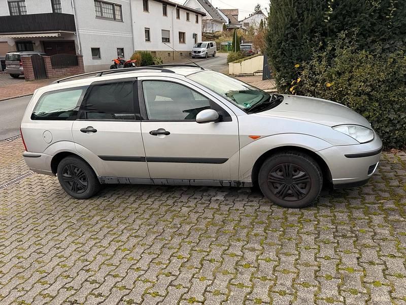 Gebraucht Ford Focus 75 PS (55 kW) 2001 Silber Kombi