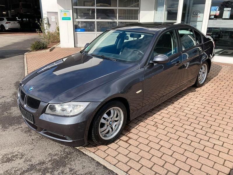 Gebraucht BMW 320 150 PS (110 kW) 2005 Sparkling graphite metallic (metallic) Limousine