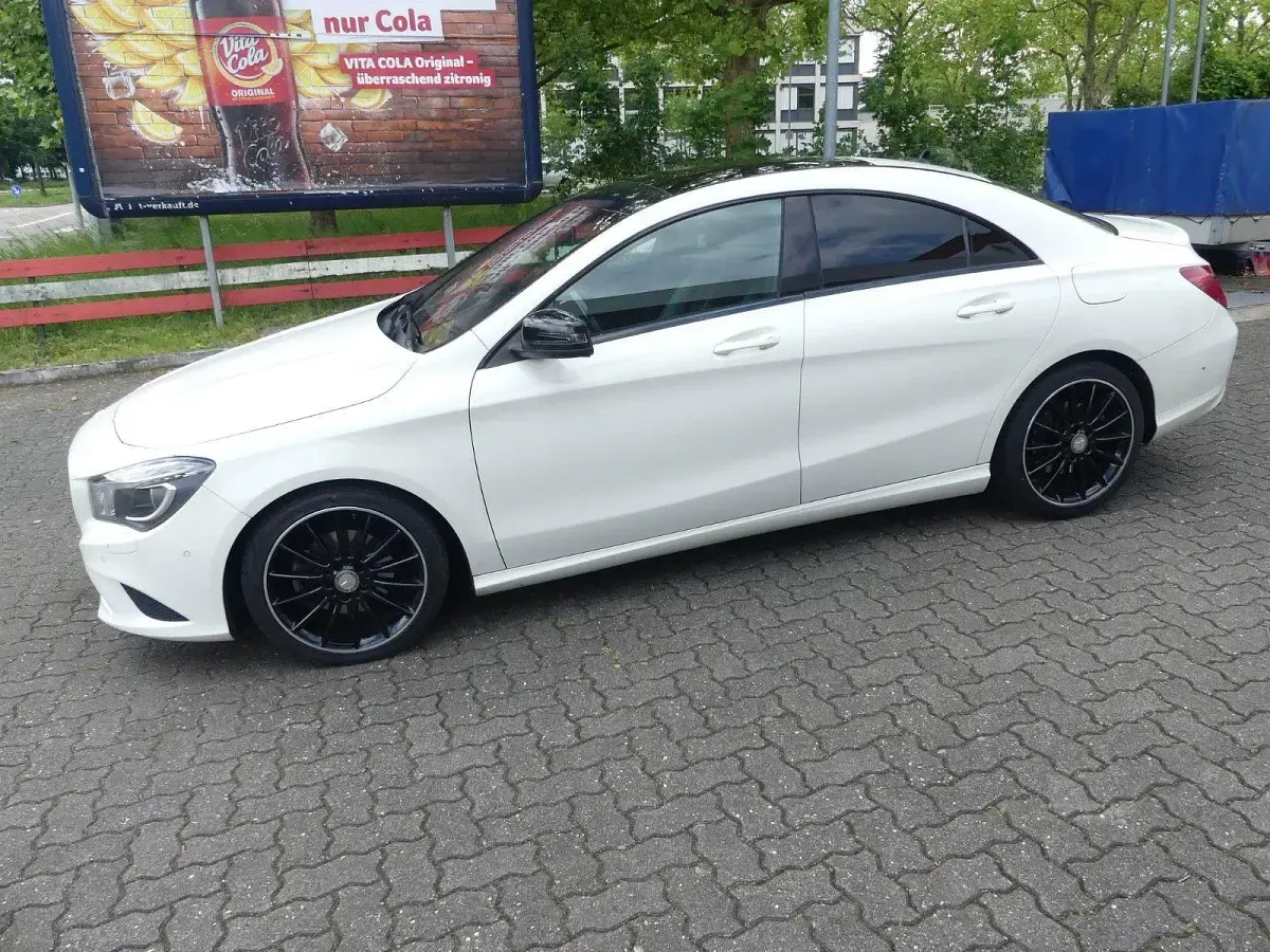 Gebraucht Mercedes CLA200 Urban 156 PS (114 kW) 2014 Weiß Limousine