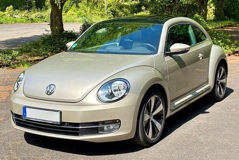 Usata VW Beetle Cup 140 CV (102 kW) 2014 Beige Utilitaria