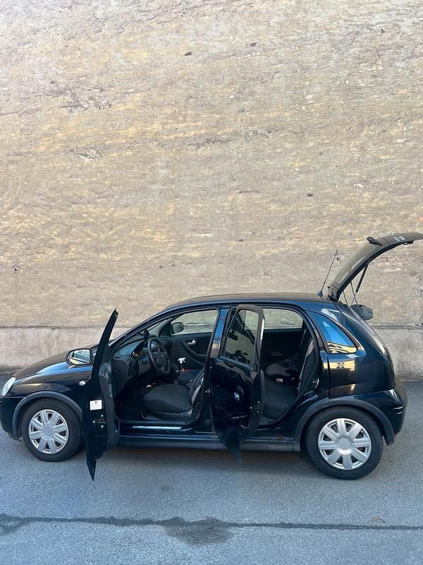 Schwarz Gebraucht 2006 Opel Corsa Kleinwagen | 3.300 € (Fairer Preis) - Bild 1/4