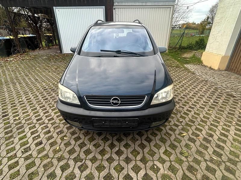 Schwarz Gebraucht 2002 Opel Zafira Van / Kleinbus | 900 € (Guter Preis) - Bild 1/4