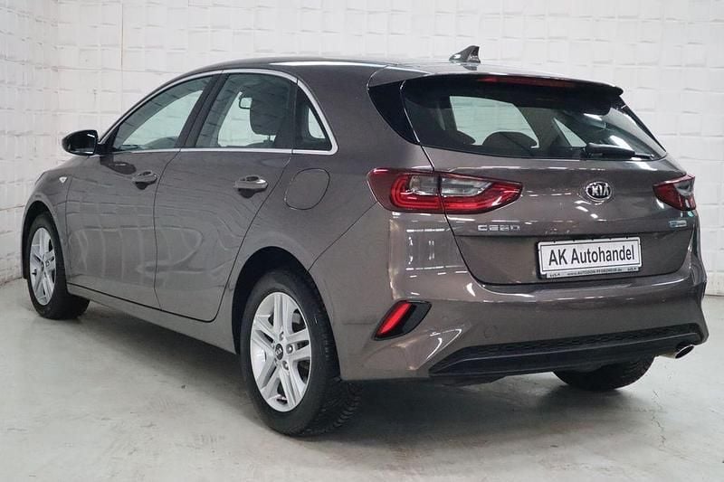 Gebraucht Kia Ceed 136 PS (100 kW) 2021 Grau Kleinwagen
