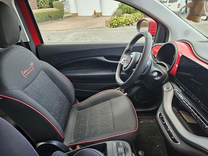 Rot Gebraucht 2022 Fiat 500e Red Limousine | 14.500 € (Guter Preis) - Bild 1/4