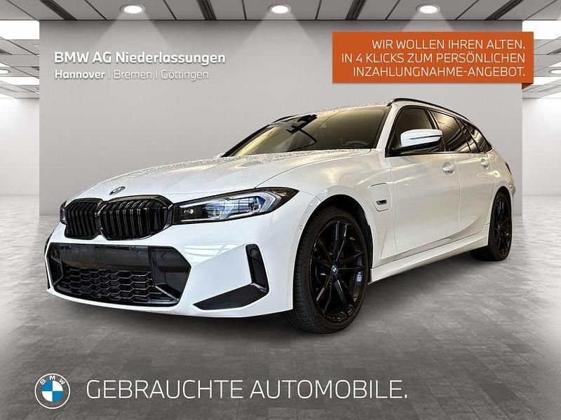 Weiß Gebraucht 2022 BMW 330e M Sport Kombi | 36.910 € (Etwas zu teuer) - Bild 1/4