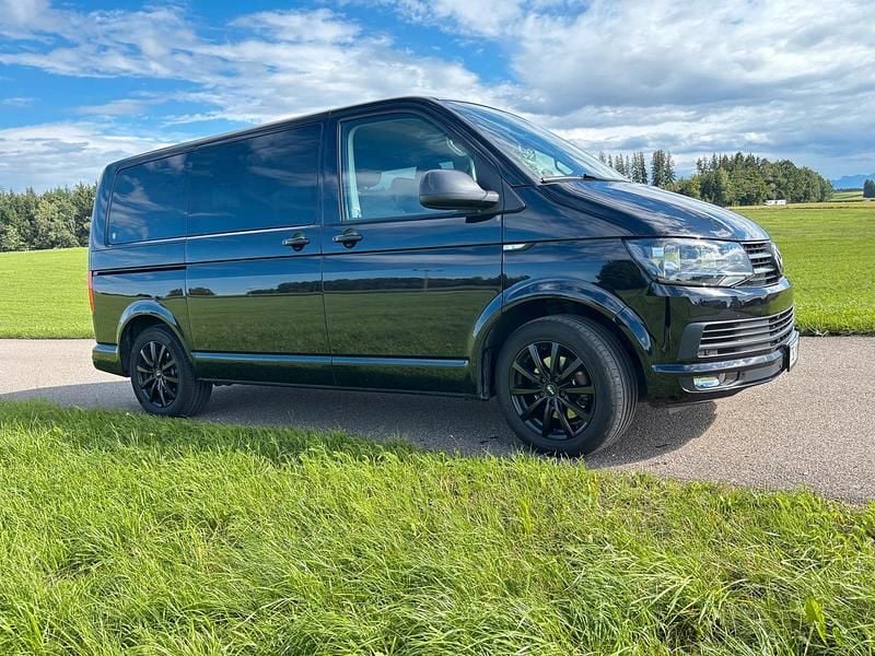 Gebraucht VW Multivan Trendline 150 PS (110 kW) 2018 Schwarz Van