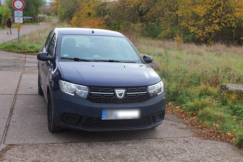 Blau Gebraucht 2019 Dacia Sandero Acces Limousine | 4.999 € (Superpreis) - Bild 1/4