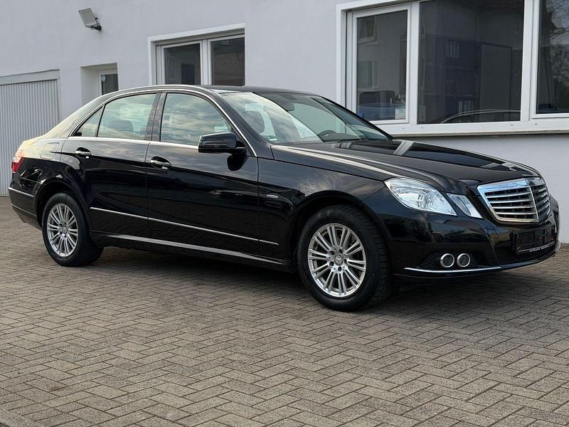 Usata Mercedes E200 184 CV (135 kW) 2010 Nero Berlina
