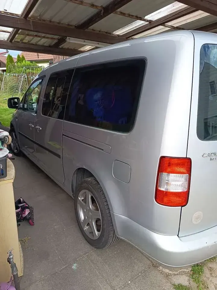 Gebraucht VW Caddy Maxi 105 PS (77 kW) 2009 Silber Van / Kleinbus