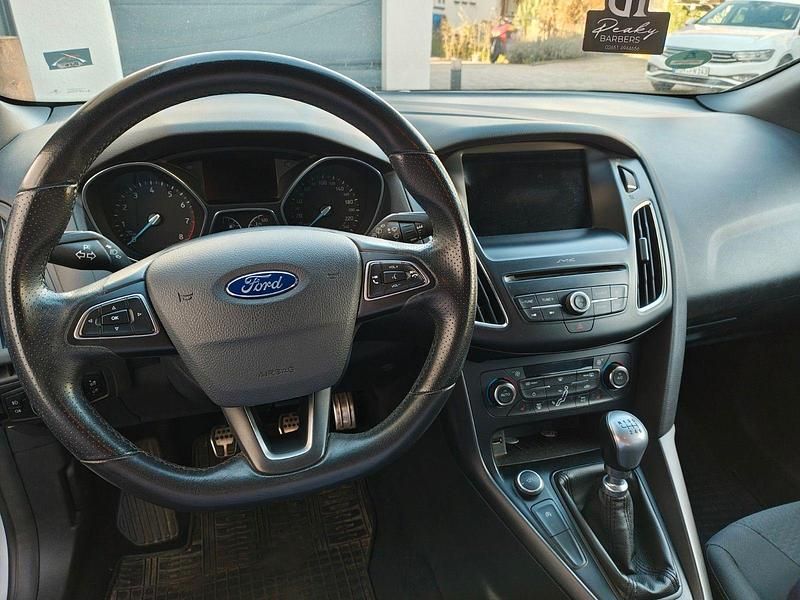 Second-hand Ford Focus ST-Line 125 CP (91 kW) 2017 Argintiu Break