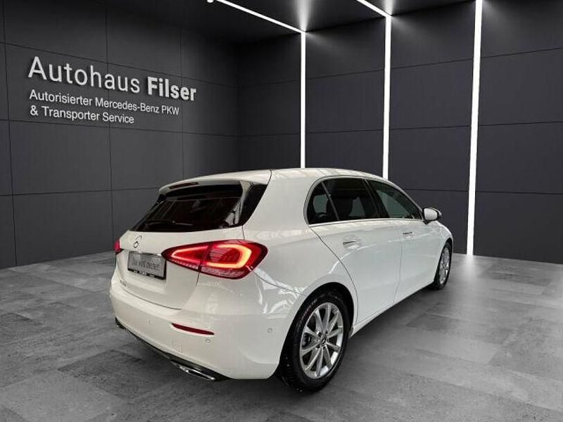 Gebraucht Mercedes A180 Progressive 116 PS (85 kW) 2018 Weiß Limousine