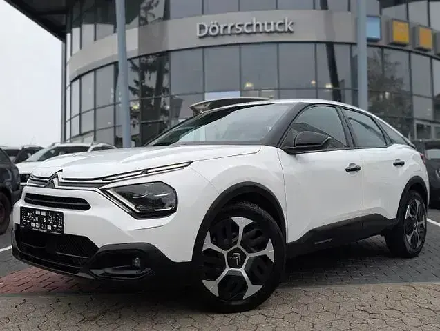 Używany Citroën C4 Feel 132 KM (97 kW) 2023 Biały SUV