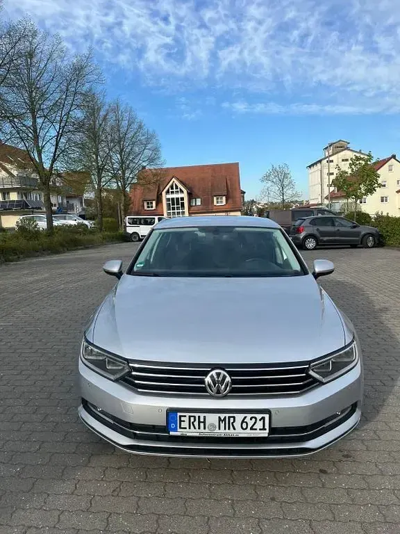 Gebraucht VW Passat Comfortline 150 PS (110 kW) 2015 Silber Limousine