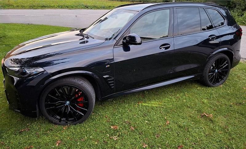 Schwarz Gebraucht 2025 BMW X5 Performance SUV | 99.600 € (Superpreis) - Bild 1/4