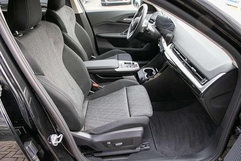 Gebraucht BMW X2 163 PS (119 kW) 2024 Black sapphire metallic SUV