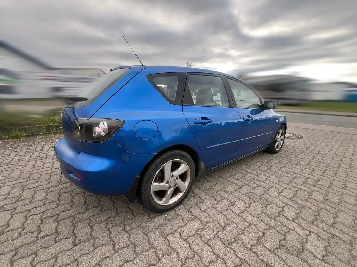 Gebraucht Mazda 3 105 PS (77 kW) 2005 Blau Kleinwagen