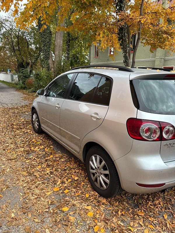 Silber Gebraucht 2013 VW Golf VII Life Kleinwagen | 5.950 € (Superpreis) - Bild 1/4