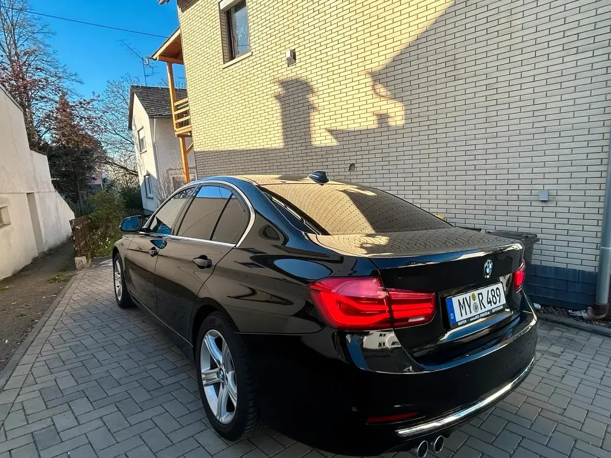 Gebraucht BMW 320 190 PS (139 kW) 2016 Schwarz Limousine