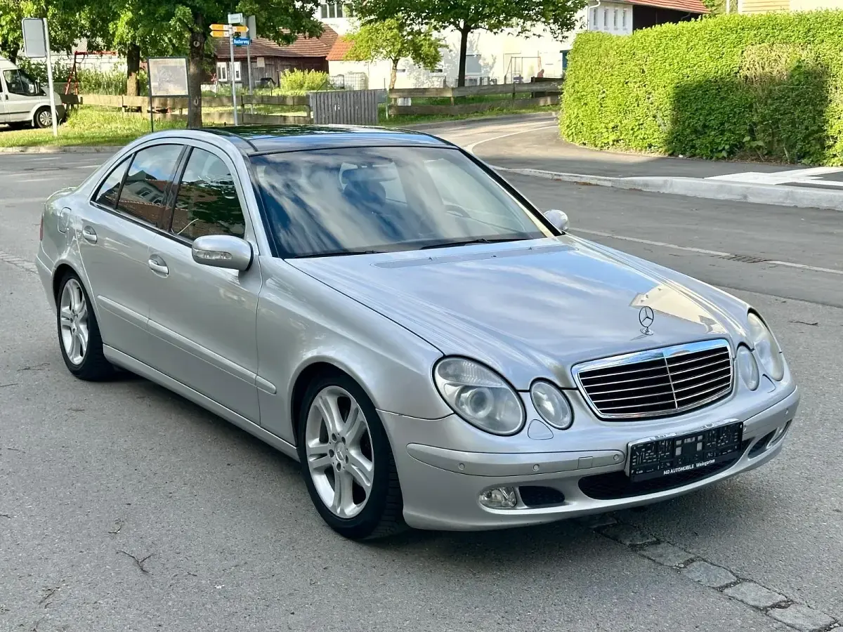 Gebraucht Mercedes E220 150 PS (110 kW) 2003 Grau Limousine