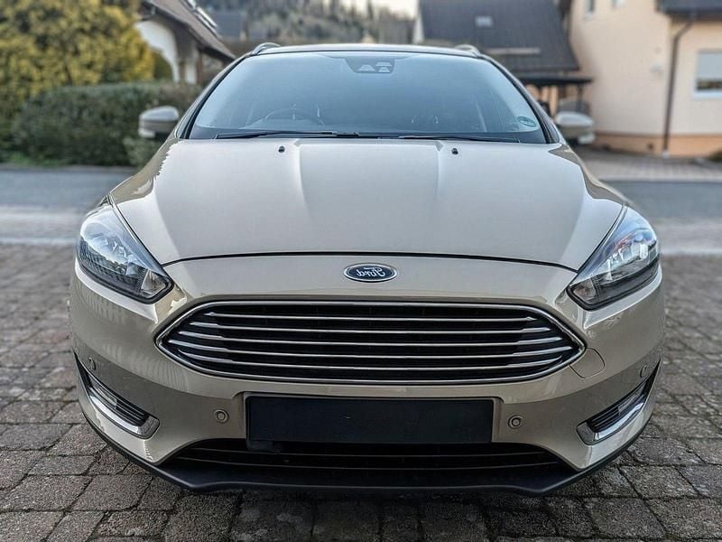 Gebraucht Ford Focus Titanium 150 PS (110 kW) 2015 Grau Kombi