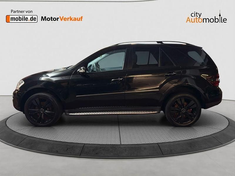Gebraucht Mercedes ML320 224 PS (164 kW) 2006 Obsidianschwarz  metalliclack (metallic) SUV