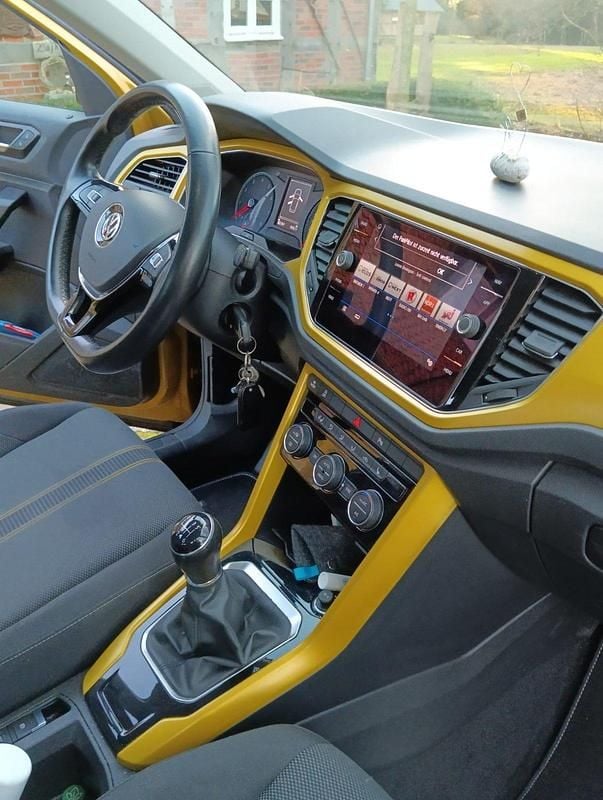 Gebraucht VW T-Roc 115 PS (84 kW) 2018 Gelb SUV