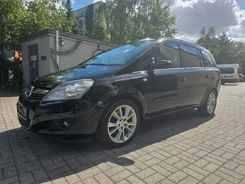 Gebraucht Opel Zafira Cosmo 150 PS (110 kW) 2008 Saphirschwarz mi2 Van / Kleinbus