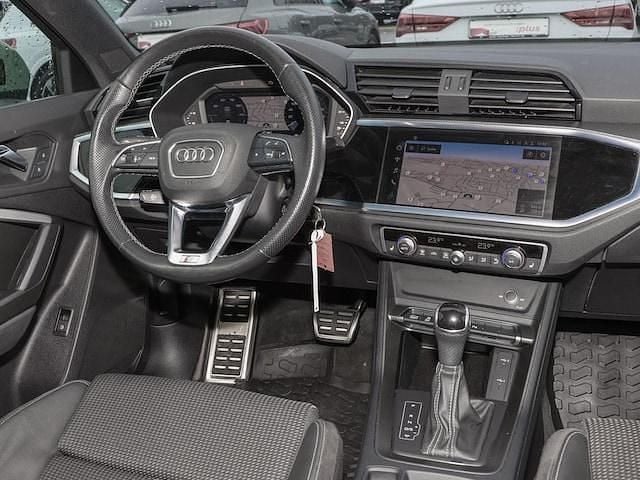 Gebraucht Audi Q3 Ambiente 245 PS (180 kW) 2021 Chronosgrau metallic SUV