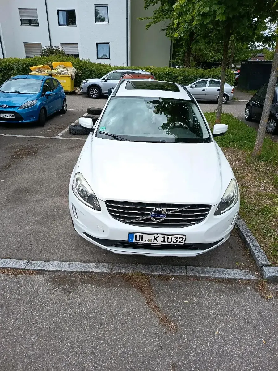 Gebraucht Volvo XC60 190 PS (139 kW) 2017 Weiß SUV