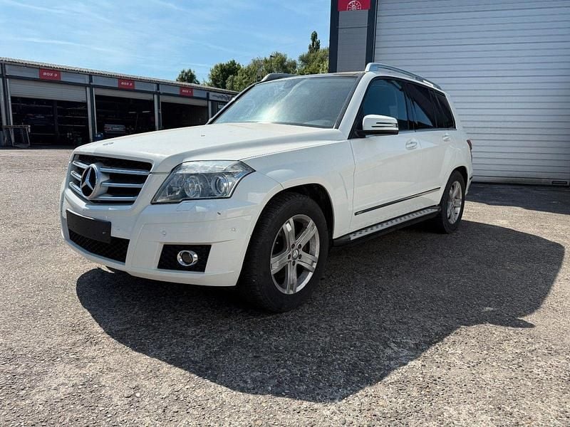 Weiß Gebraucht 2009 Mercedes GLK350 SUV | 9.000 € (Fairer Preis) - Bild 1/4